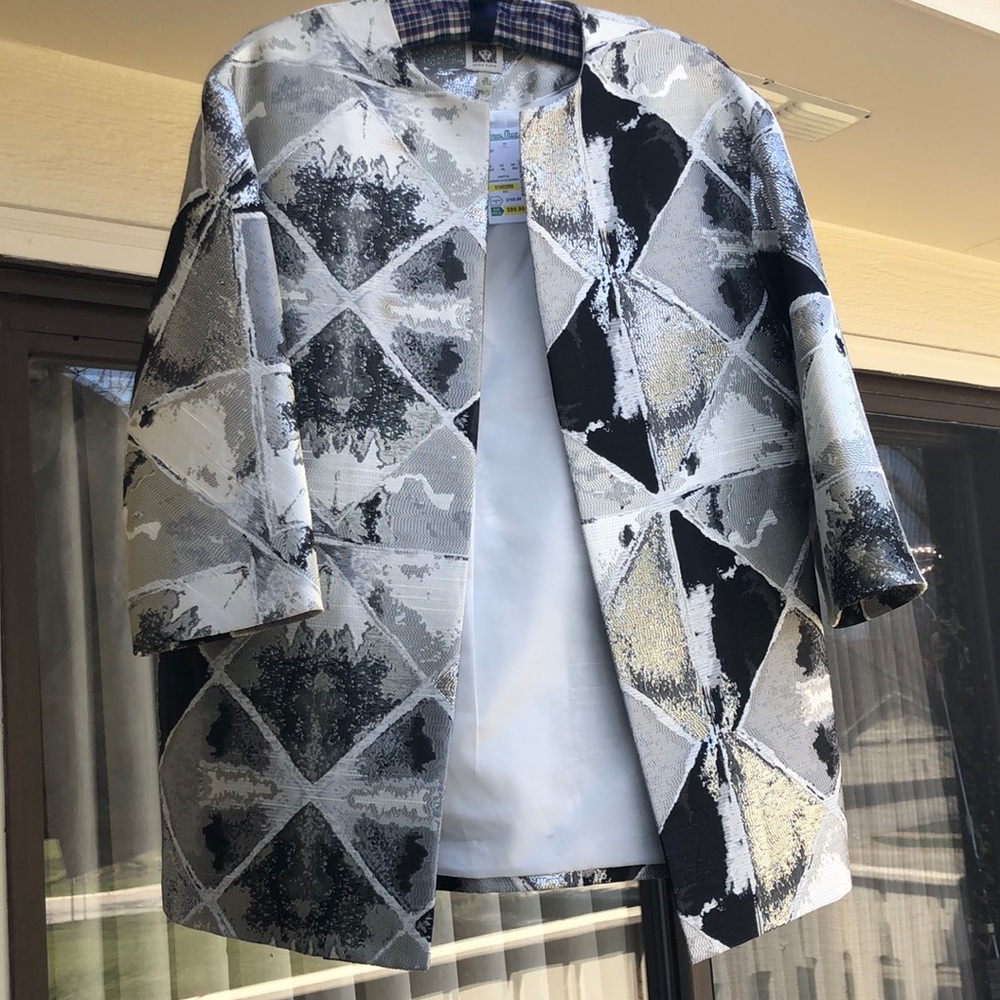 Anne Klein unbutton open front fully lined jacket.
